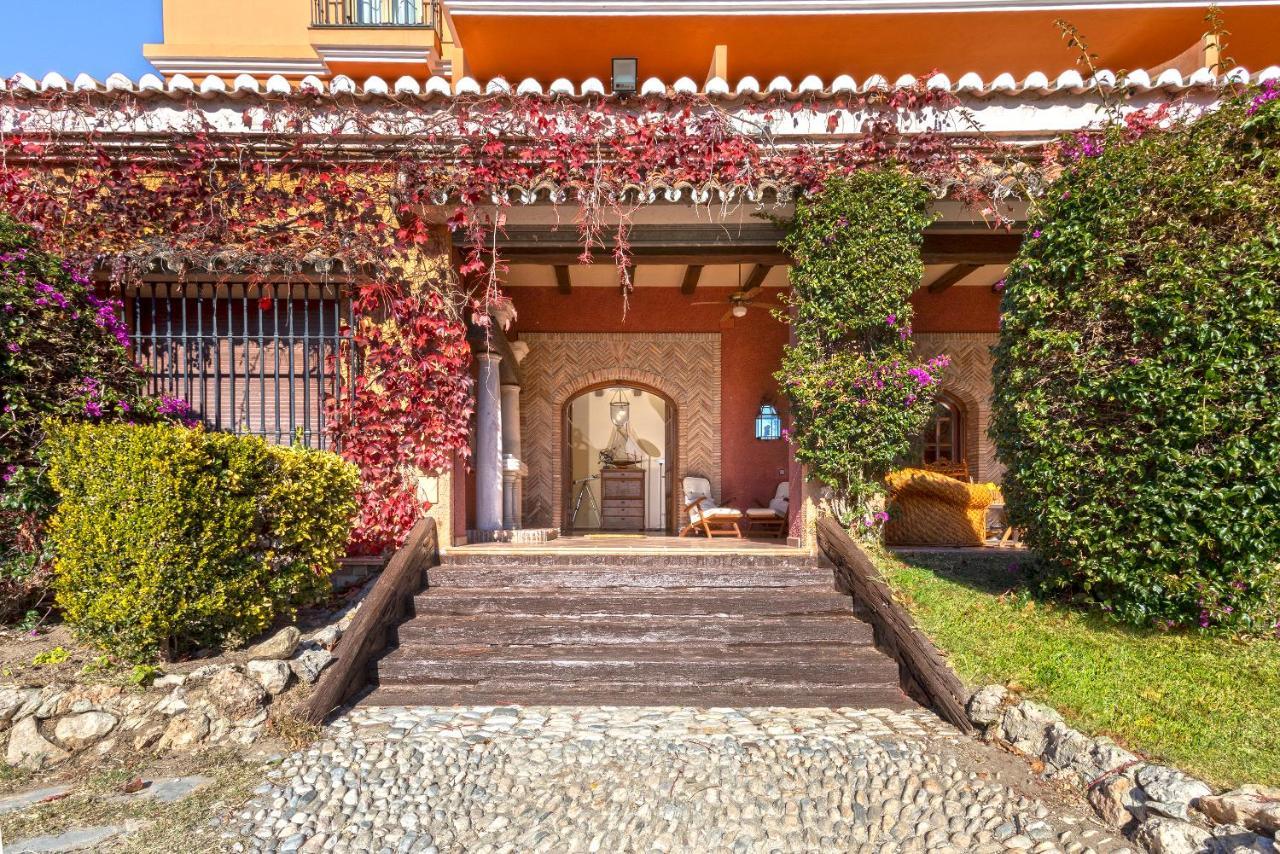 Casa Flores con Piscina interior climatizada Alcaucín Esterno foto