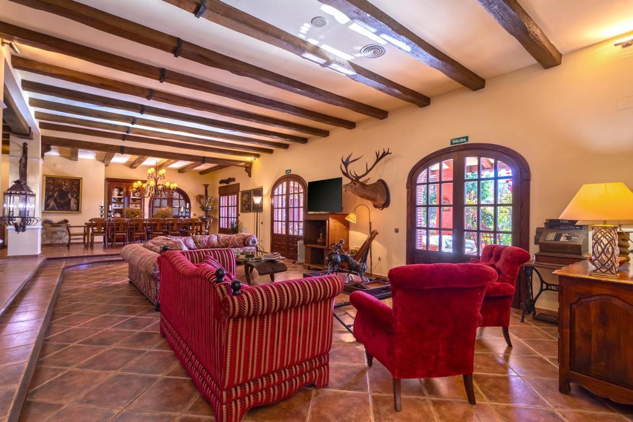 Casa Flores con Piscina interior climatizada Alcaucín Esterno foto