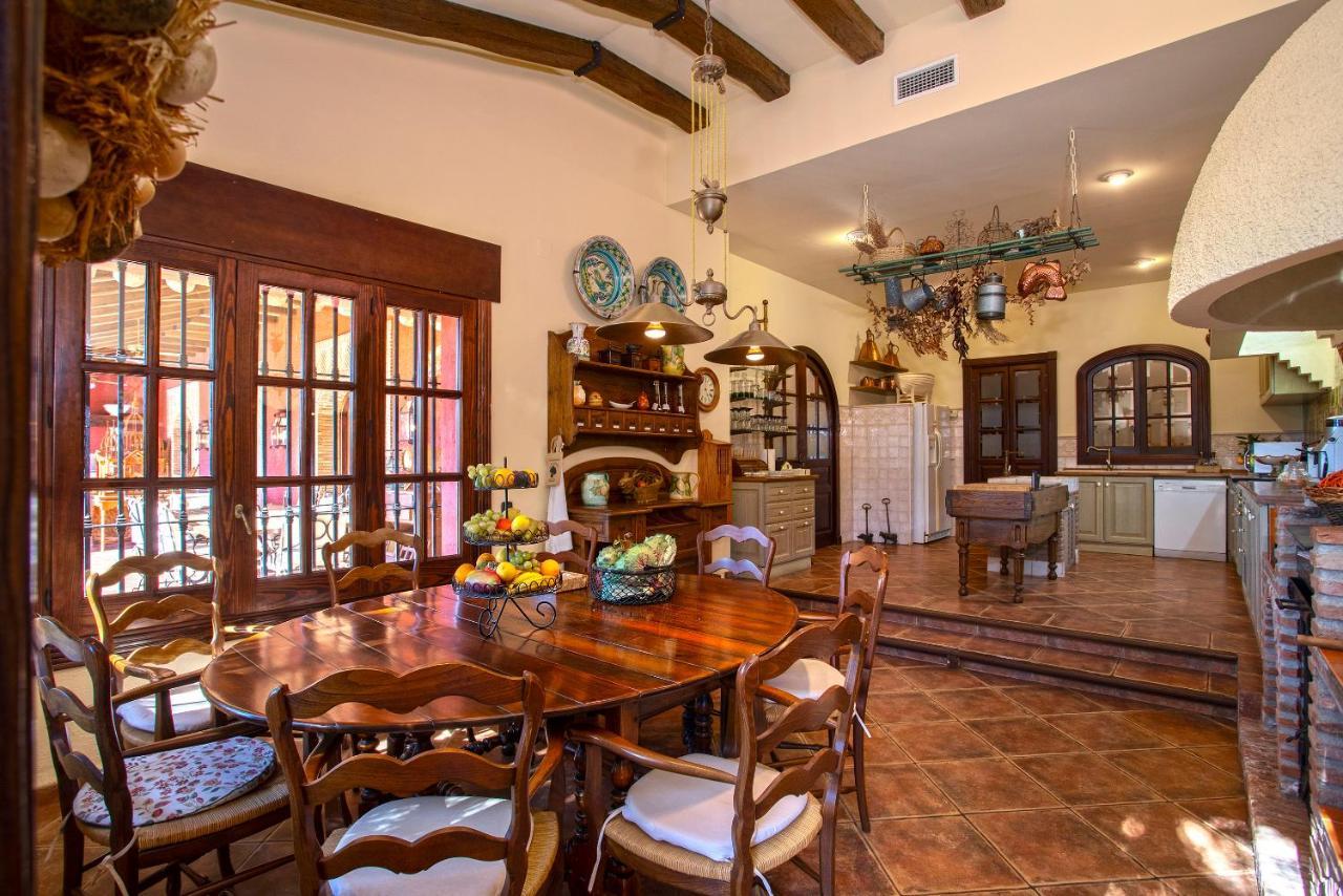 Casa Flores con Piscina interior climatizada Alcaucín Esterno foto