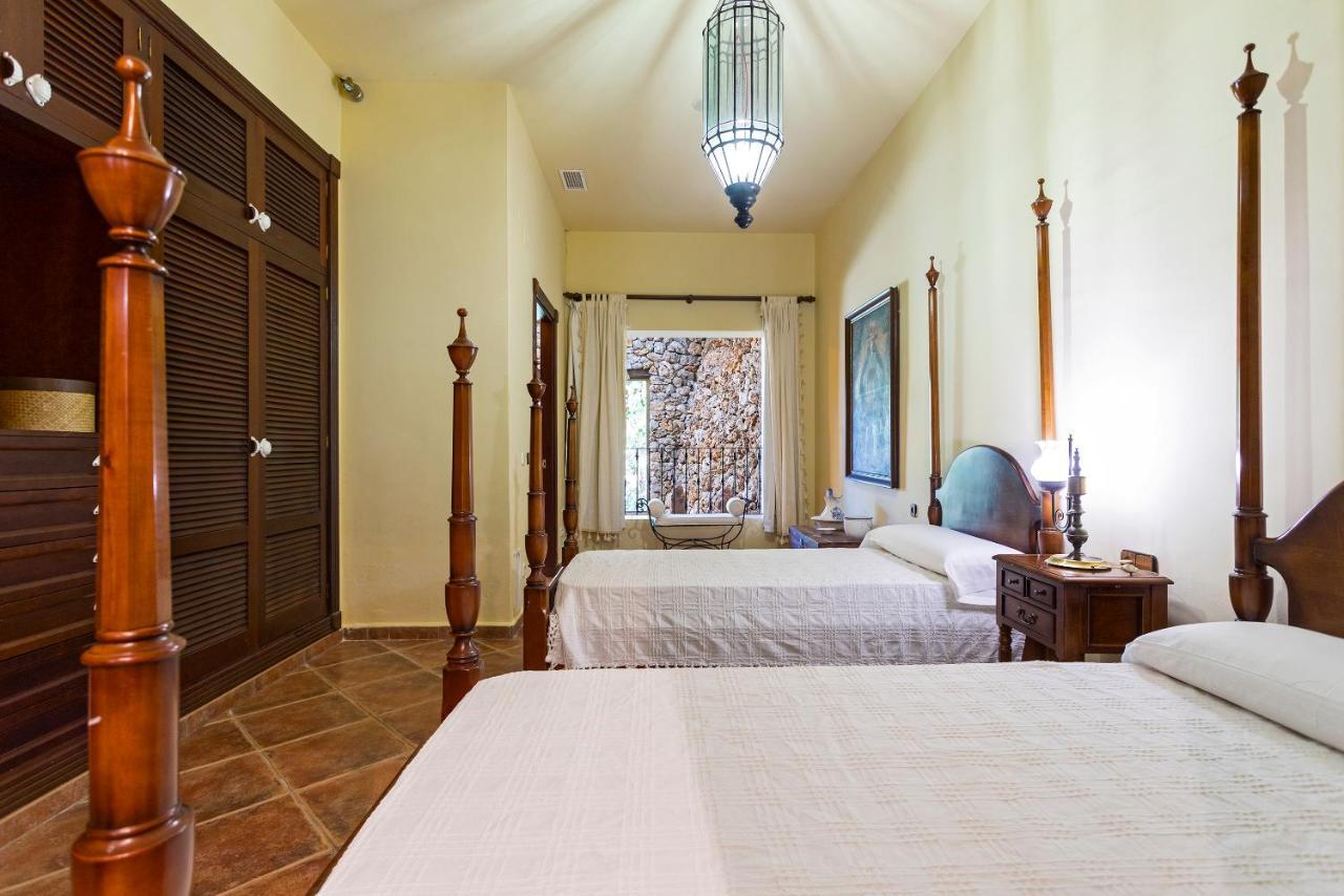 Casa Flores con Piscina interior climatizada Alcaucín Esterno foto