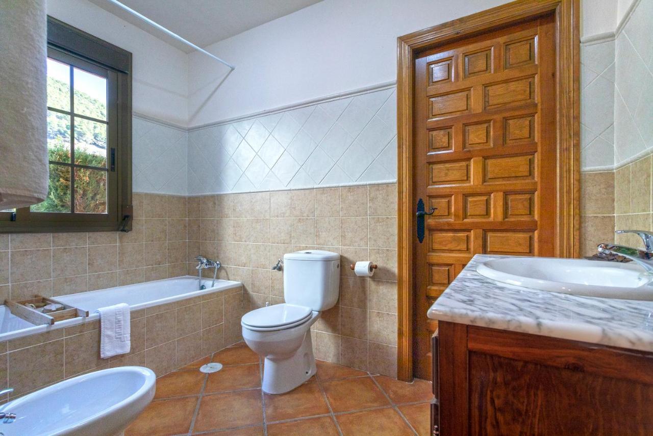 Casa Flores con Piscina interior climatizada Alcaucín Esterno foto
