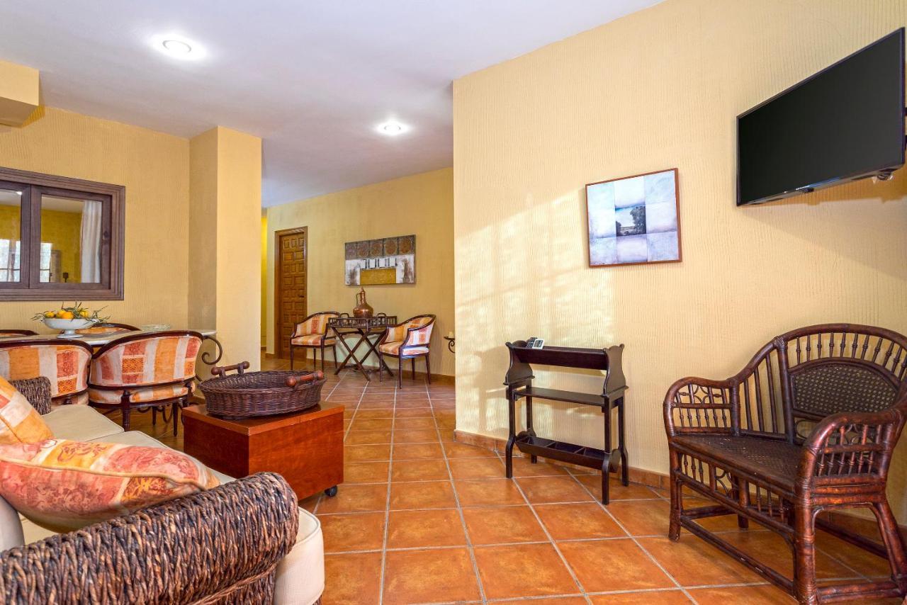 Casa Flores con Piscina interior climatizada Alcaucín Esterno foto