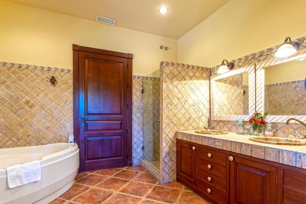 Casa Flores con Piscina interior climatizada Alcaucín Esterno foto