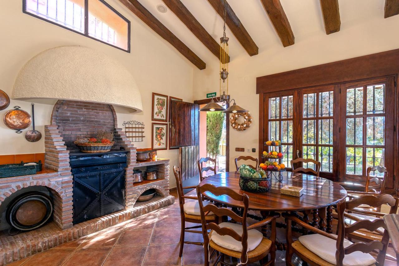 Casa Flores con Piscina interior climatizada Alcaucín Esterno foto